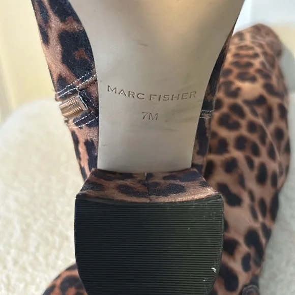 Marc Fisher Leopard Tall Stretch Boots Women's Size 7M - Picture 7 of 7